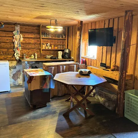 Kortsimaja Myza Kastre